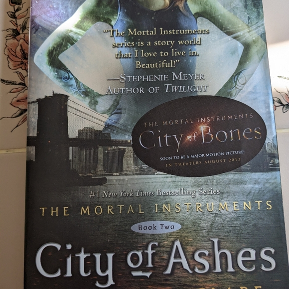 The Shadowhunter Chronicles Lot - City Of Ashes & Clockwork Prince Paperback - Picture 8 of 11